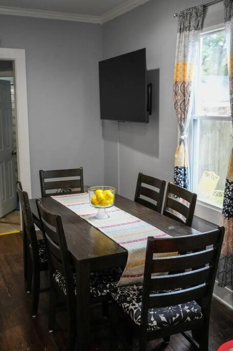 Historic Coastal Haven- Pet Friendly Fast Wi-Fi Villa Norfolk Exterior foto